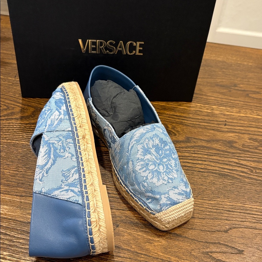 Versace Jacquard Espadrilles Size 38.5 NIB NWT - Picture 4 of 6